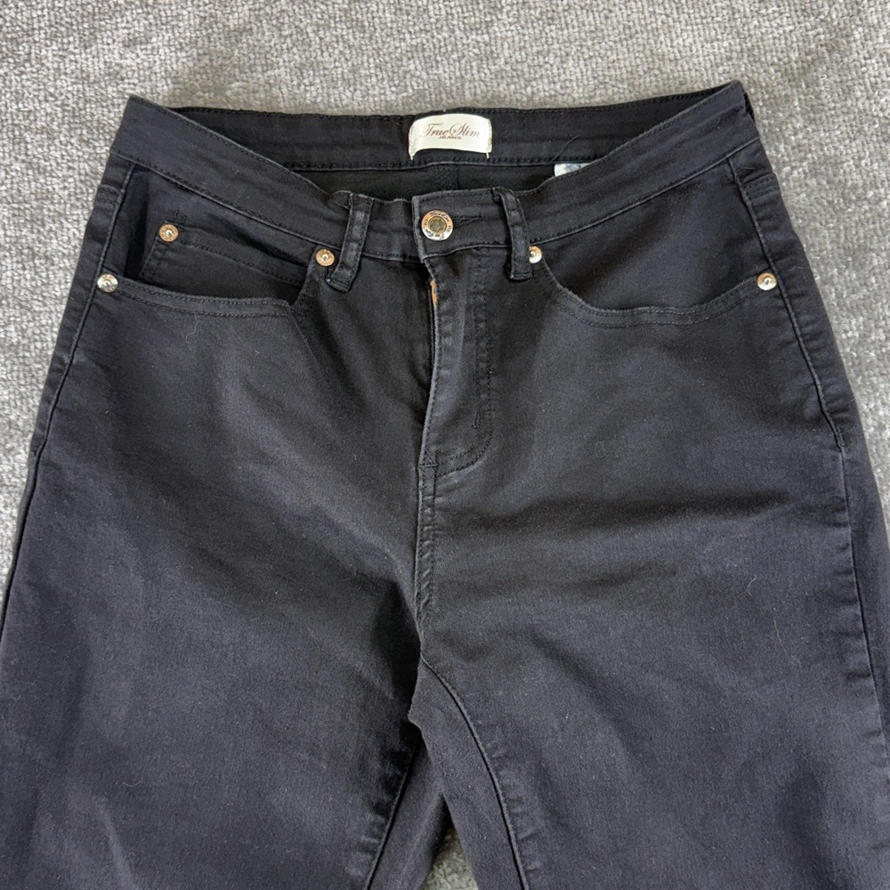 TrueSlim Jeans Black Skinny Womens 8 Mid Rise Capri Cuffed Straight Leg Crop - Picture 2 of 10